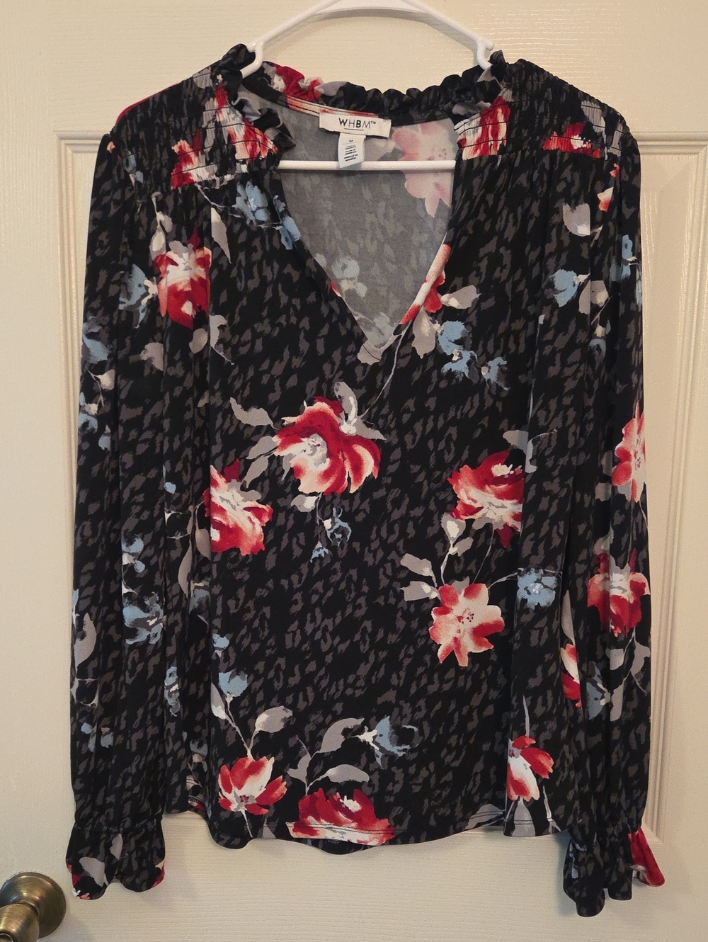 White House Black Market Black Floral V-Neck Long Sleeve Blouse Size Medium